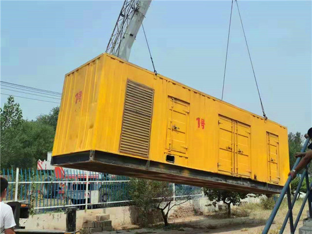 东成镇300KW柴油发电机组油耗是多少？